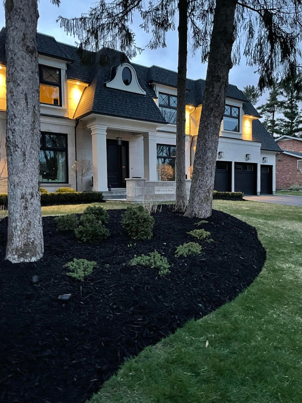 Ramows lawn care | 2421 Bankside Dr, Mississauga, ON L5M 6E6, Canada | Phone: (647) 335-1499