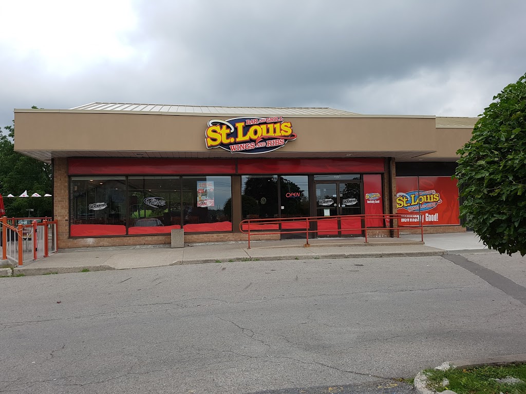 St. Louis Bar & Grill | 580 King St W #1, Oshawa, ON L1J 7J1, Canada | Phone: (905) 728-7777