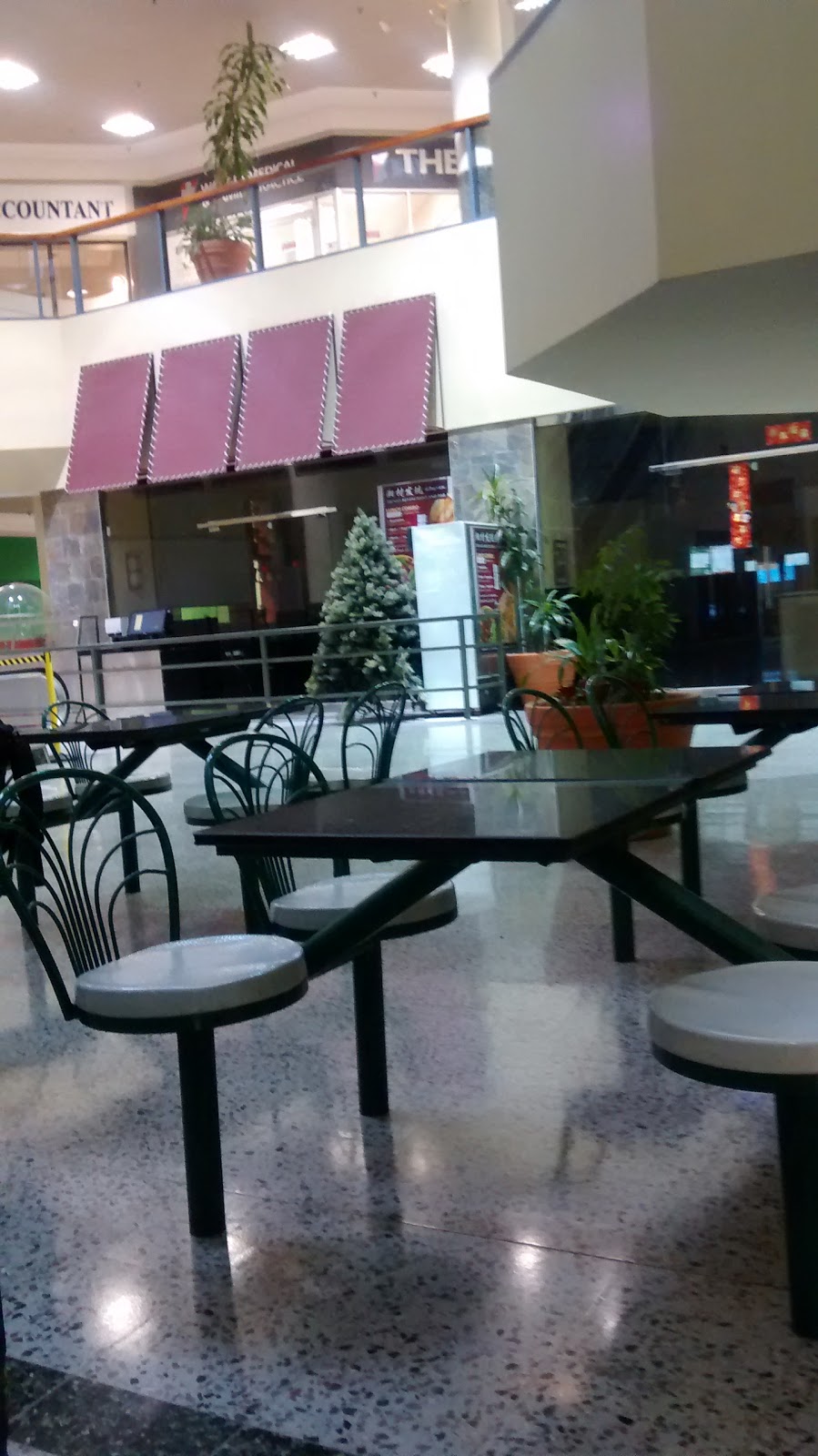 Thornhill Square Shopping Centre | 300 John St, Thornhill, ON L3T 4P1, Canada | Phone: (905) 886-2595