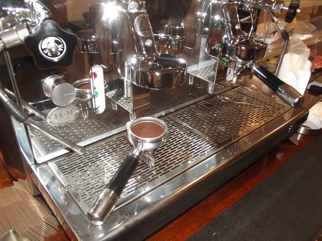 Milford Bay Café and Corner Store | 1010 Beaumaris Rd, Bracebridge, ON P1L 1W8, Canada | Phone: (705) 764-0201