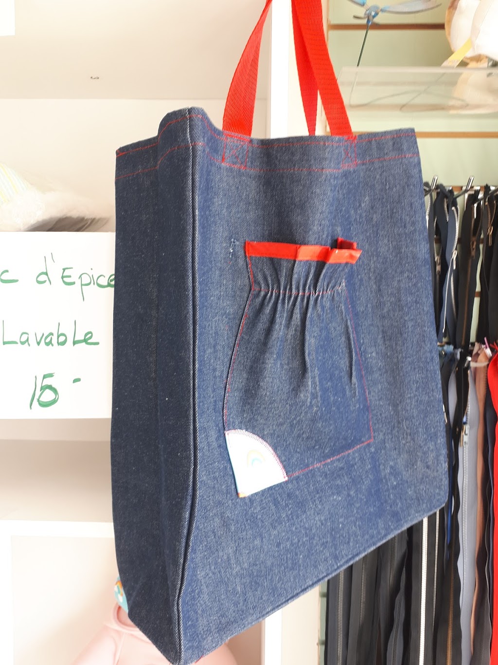 Couturière le sourire D Oli | 747 Bd Cadieux, Beauharnois, QC J6N 2E9, Canada | Phone: (450) 395-0565