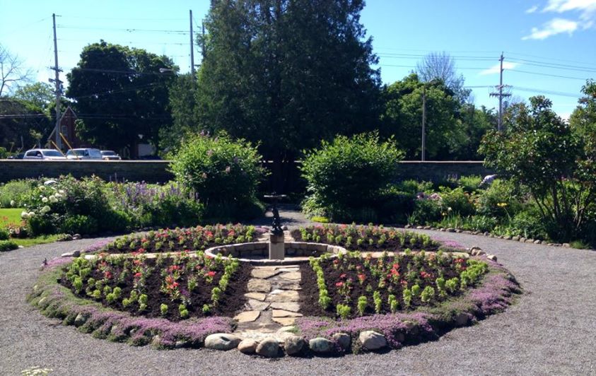 Maplelawn Garden | 497-529 Richmond Rd, Ottawa, ON K2A 0G3, Canada | Phone: (800) 465-1867