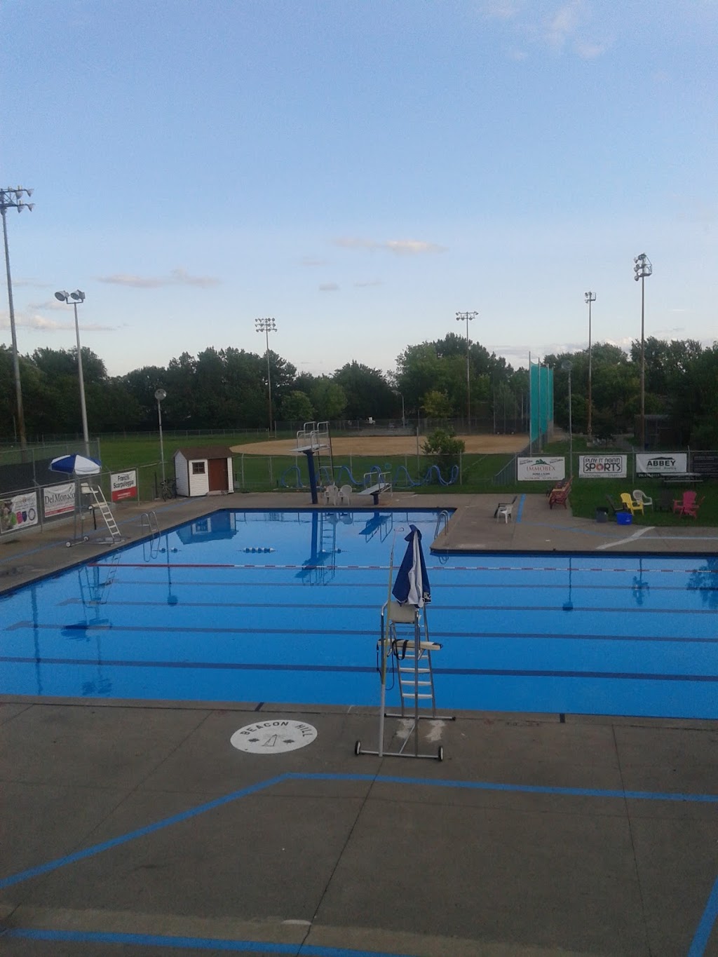 Beacon Hill Pool | 110 Rue Harwood Gate, Beaconsfield, QC H9W 3A3, Canada | Phone: (514) 697-3461