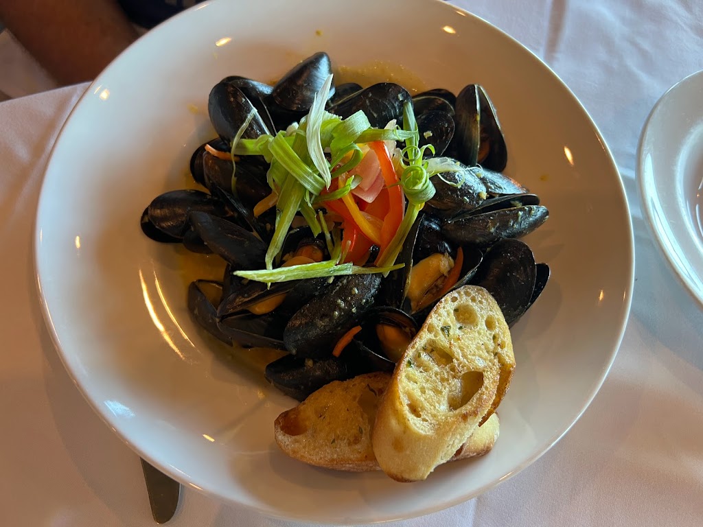 Ocean7 Restaurant, AQUA Bistro & Wine Bar | 4330 Island Hwy S, Courtenay, BC V9N 9R9, Canada | Phone: (800) 663-7929