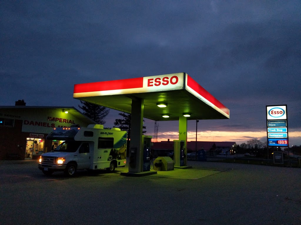 Esso | gas station | 21180 Victoria Rd, Ridgetown, ON N0P 2C0, Canada | 5196743941 OR +1 519-674-3941