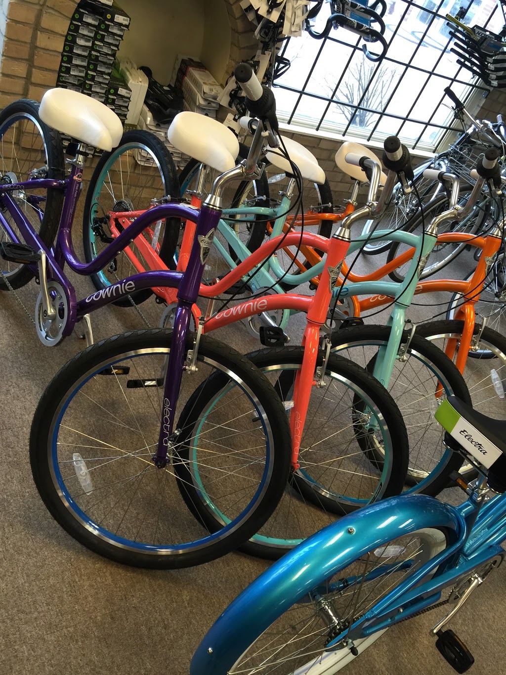 Station Ski & Ride | 227 Main St N #7, Markham, ON L3P 1Y6, Canada | Phone: (905) 471-7547