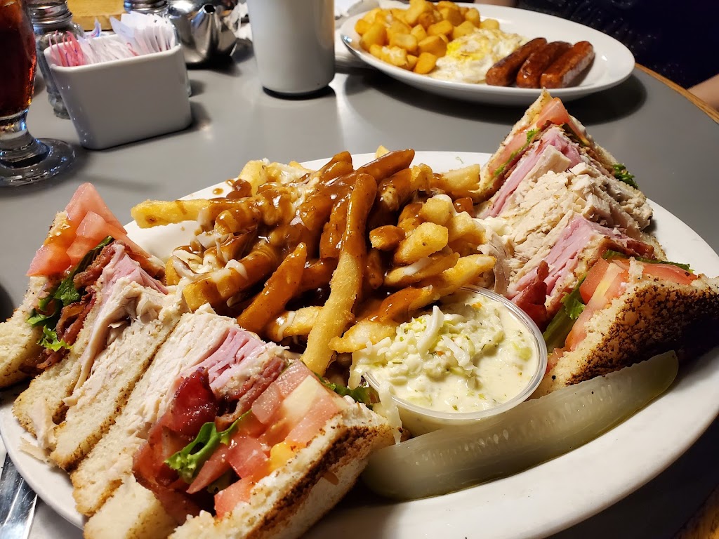 Finnigans Road House | 955 Pembroke St E, Pembroke, ON K8A 3M3, Canada | Phone: (613) 735-2333