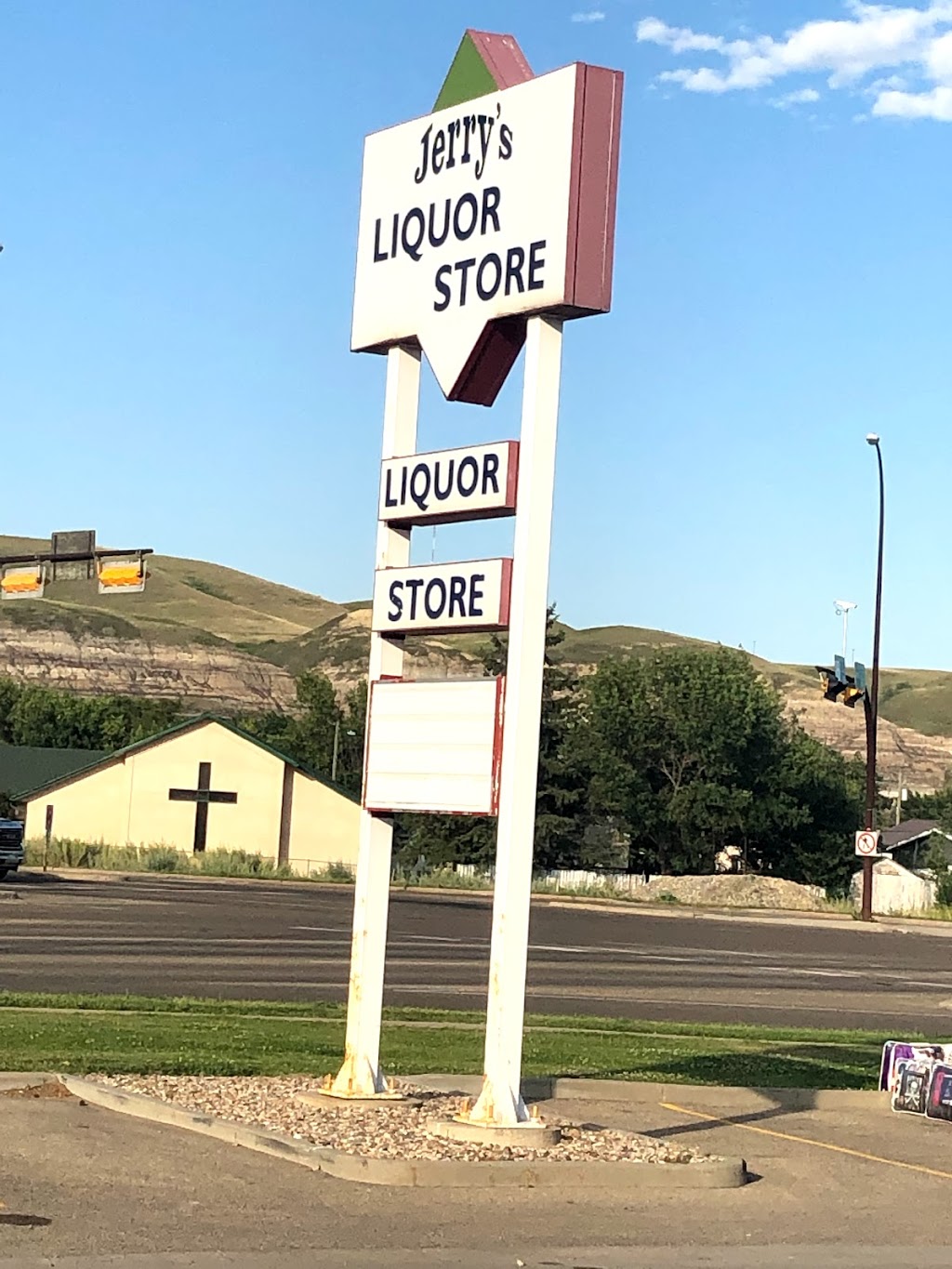 Jerrys Liquor Store | 680 2 St W, Drumheller, AB T0J 0Y6, Canada | Phone: (403) 823-4909