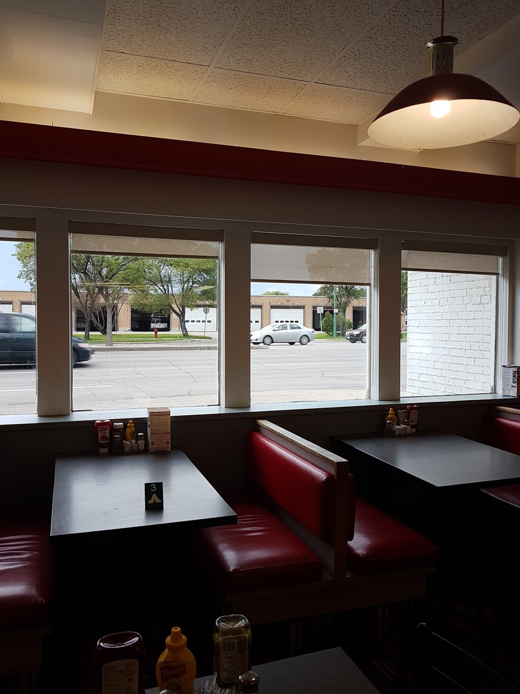 Salisbury House (Main Street & Matheson Ave) | 1545 Main St, Winnipeg, MB R2W 3W3, Canada | Phone: (204) 589-2955