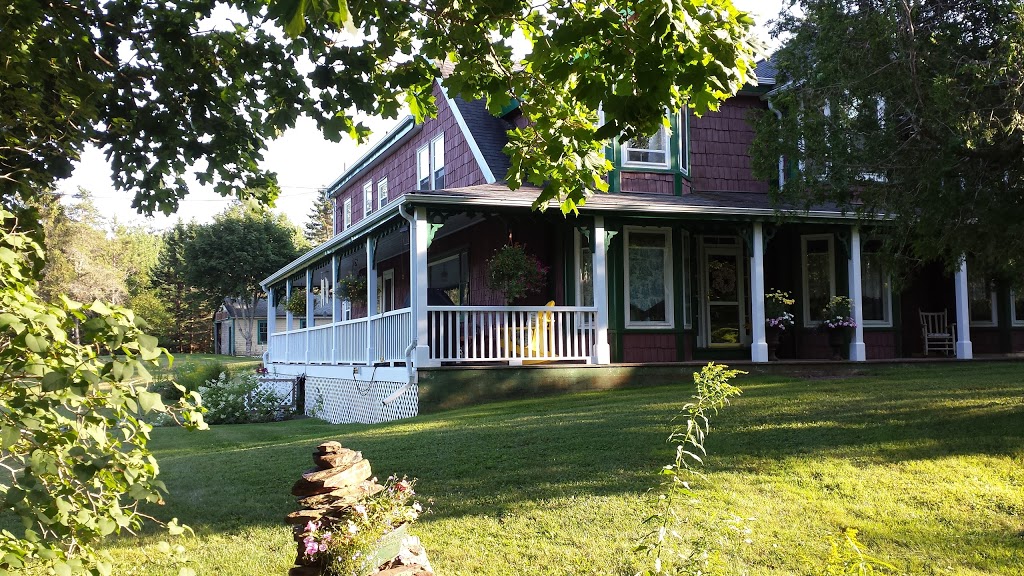 Old Riverside Lodge B & B | 98 Riverside Ave, Musquodoboit Harbour, NS B0J 2L0, Canada | Phone: (902) 889-3464