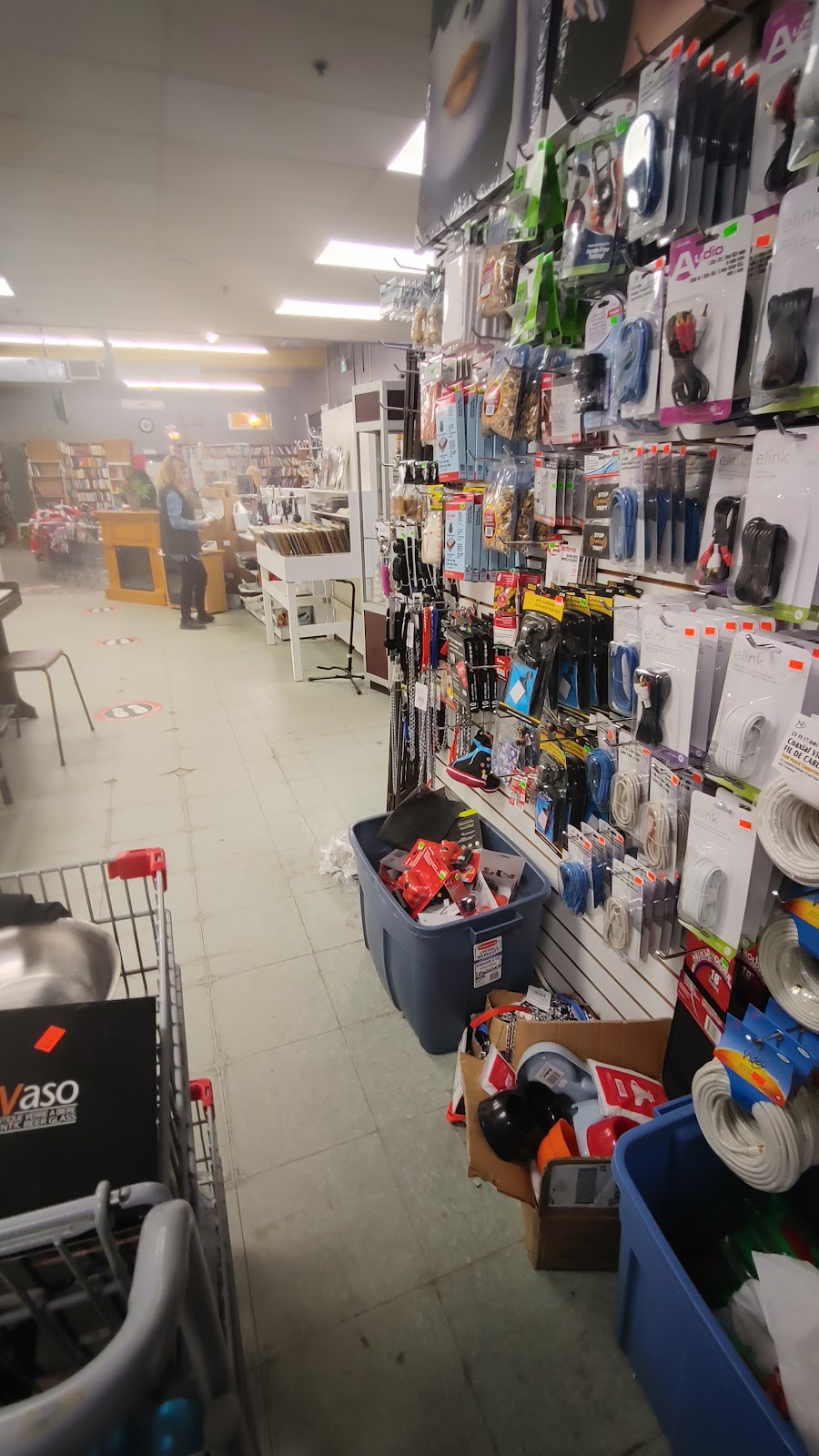 Le Magasin Général | 327 Rue Matton, Granby, QC J2G 7R1, Canada | Phone: (450) 378-0221