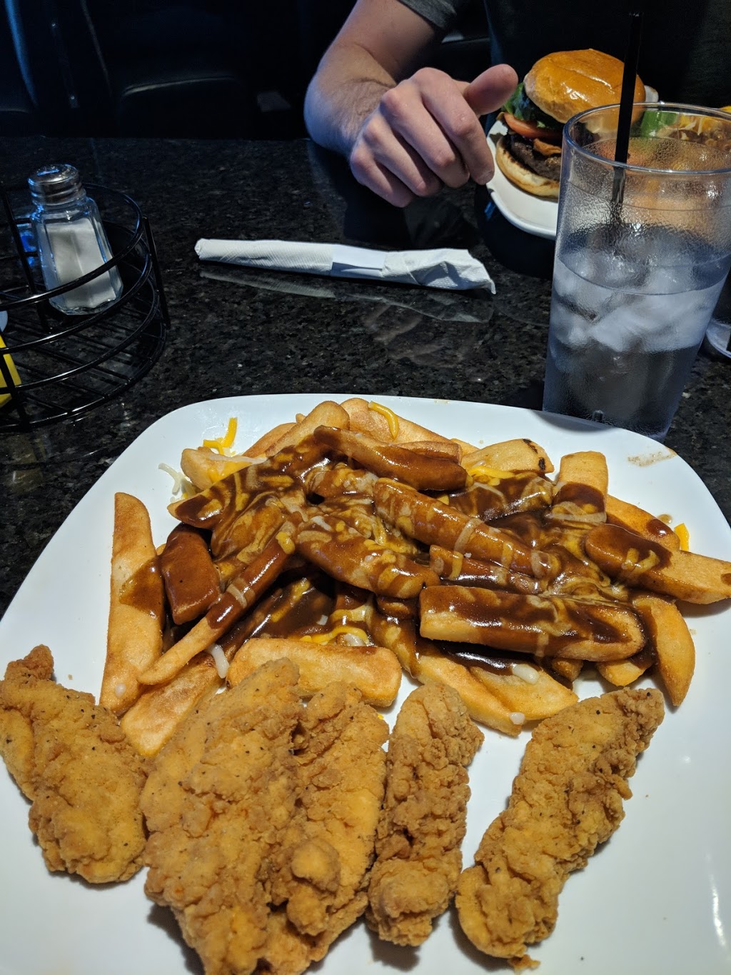 Chicago Pub & Billards | 1 Hespeler Rd, Cambridge, ON N1R 8L4, Canada | Phone: (519) 621-2222