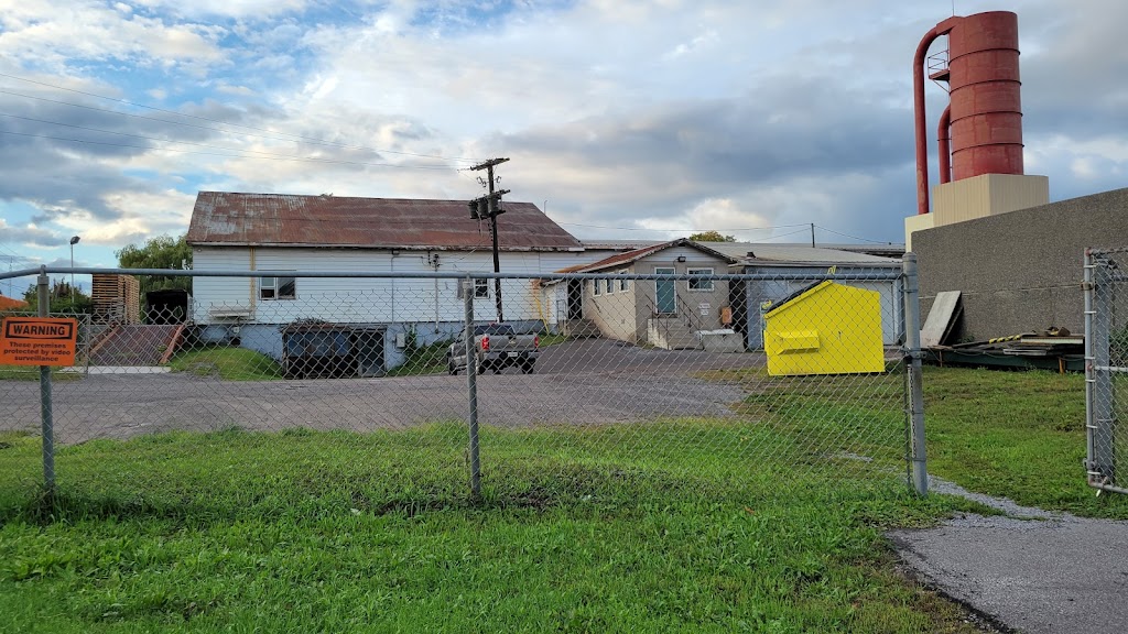 Thomco Pallet & Box | 9 Victoria St N, Tweed, ON K0K 3J0, Canada | Phone: (613) 478-2148