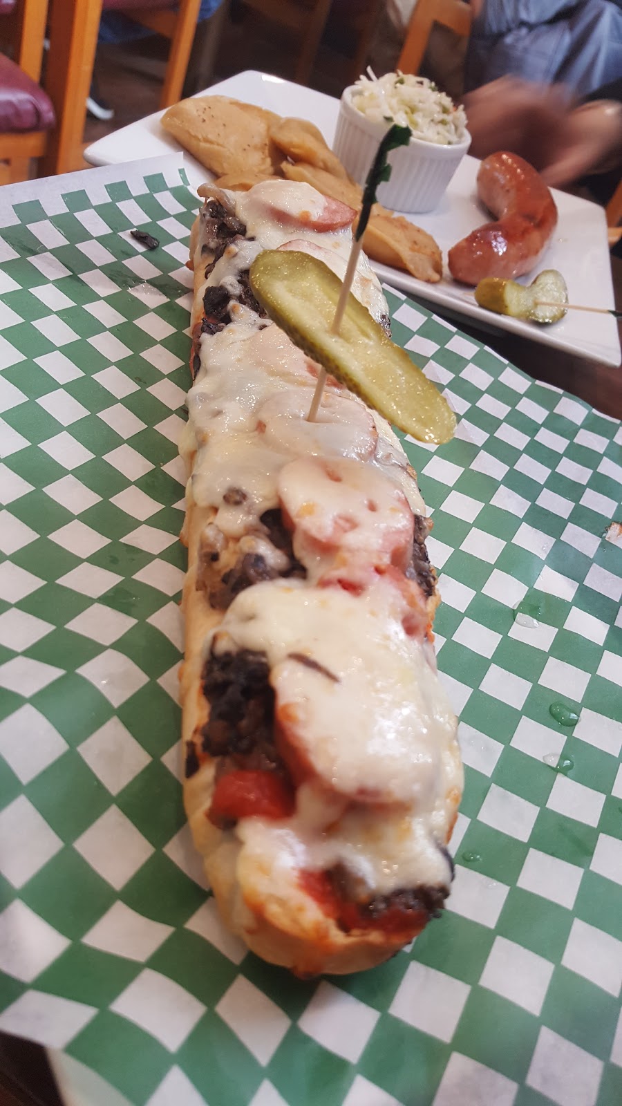 Green Brier Inn | 1611 Main St, Winnipeg, MB R2V 1Y6, Canada | Phone: (204) 339-6174