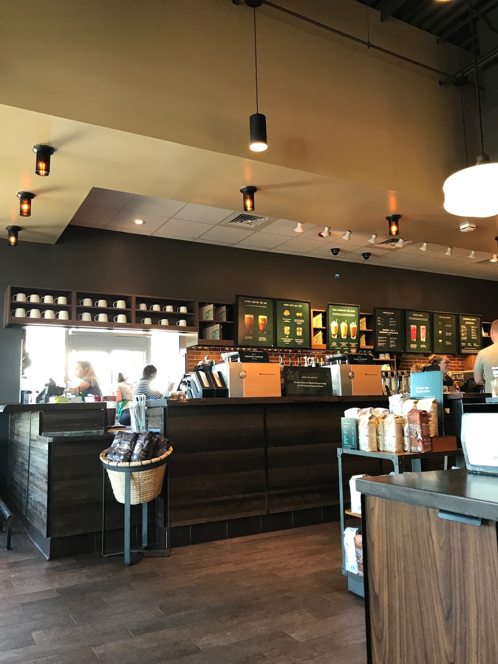 Starbucks | 4300 24th Ave, Fort Gratiot Twp, MI 48059, USA | Phone: (810) 385-5000