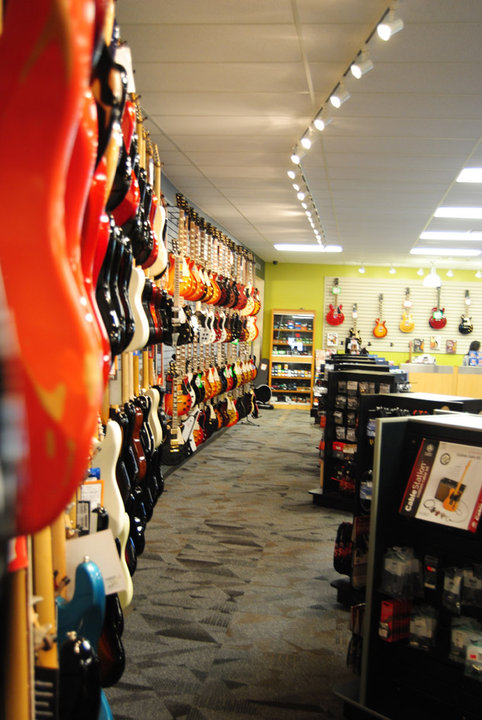 Long & McQuade Musical Instruments | 2506 Clearbrook Rd, Abbotsford, BC V2T 2Y2, Canada | Phone: (604) 556-3838