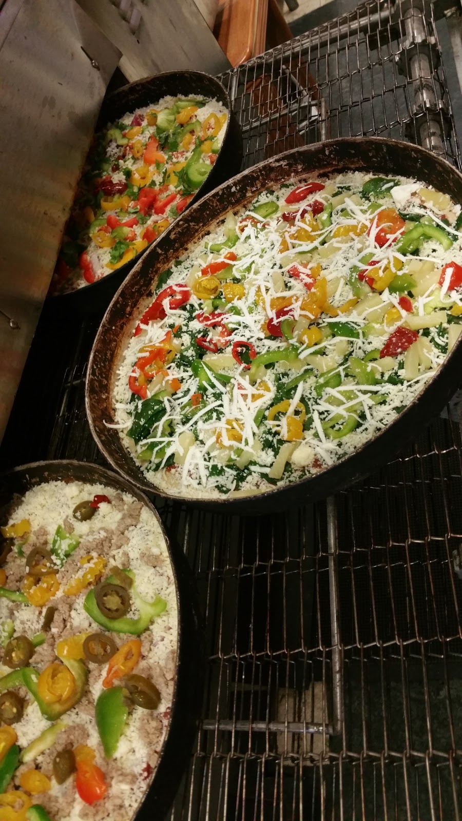 Dancin Pizza | 42232 Yarrow Central Rd, Chilliwack, BC V2R 5E4, Canada | Phone: (604) 490-4400