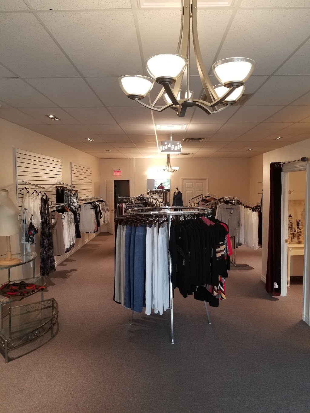 Château Sinclair | 84 Charing Cross St Unit 10a, Brantford, ON N3R 2H6, Canada | Phone: (519) 605-0178