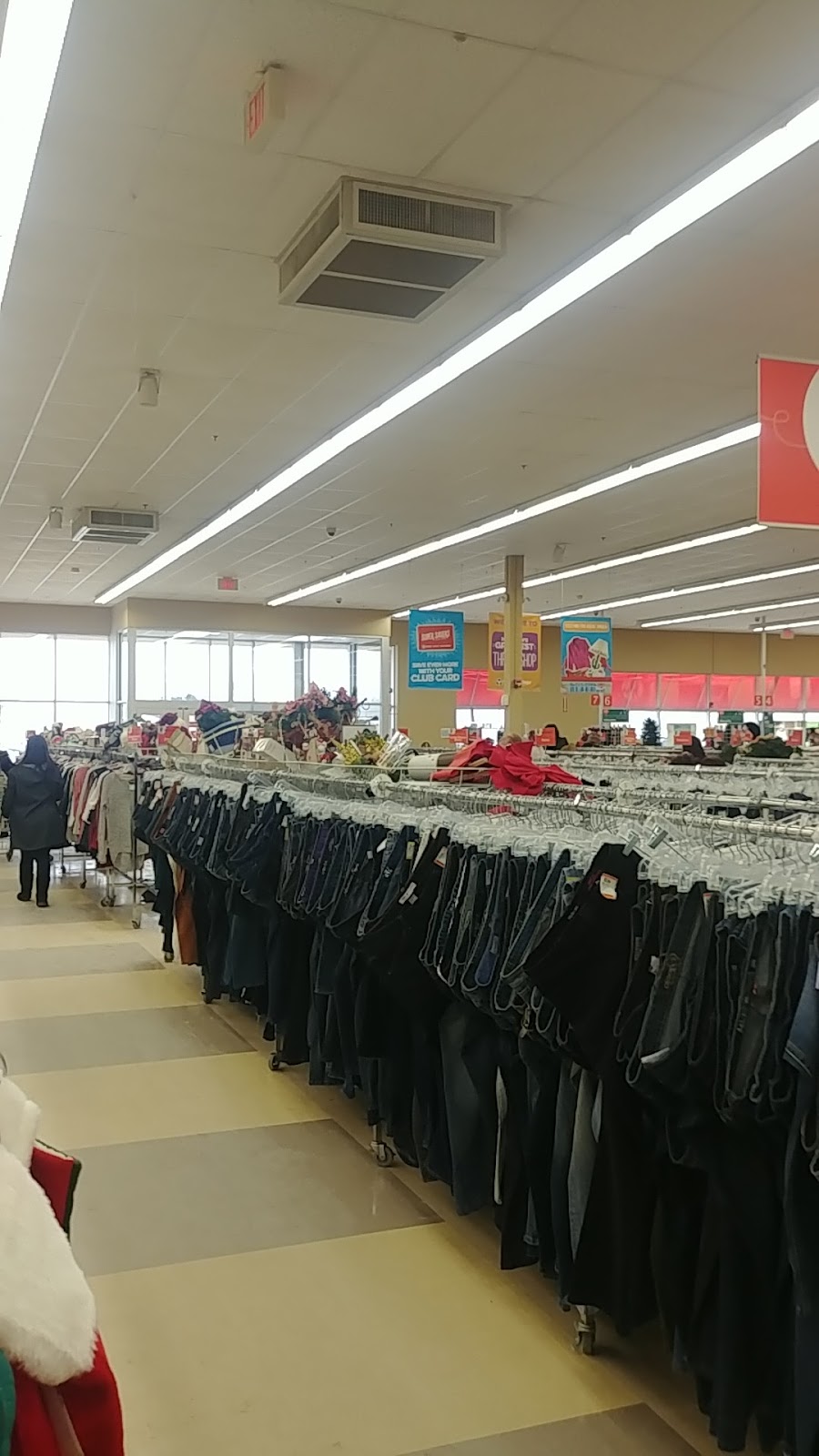 Value Village | 50 Horseshoe Crescent, Waterdown, ON L0R 2H2, Canada | Phone: (905) 689-0565