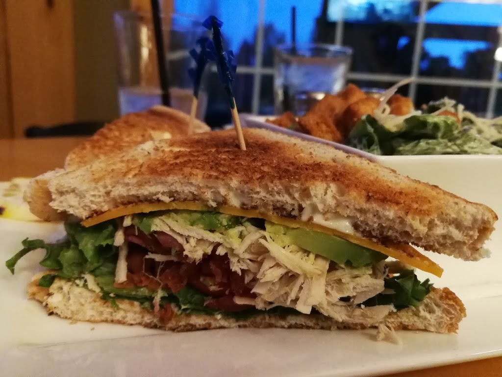 Village Green Restaurant | 350 Park Rd W, Steinbach, MB R5G 1V4, Canada | Phone: (204) 320-4655