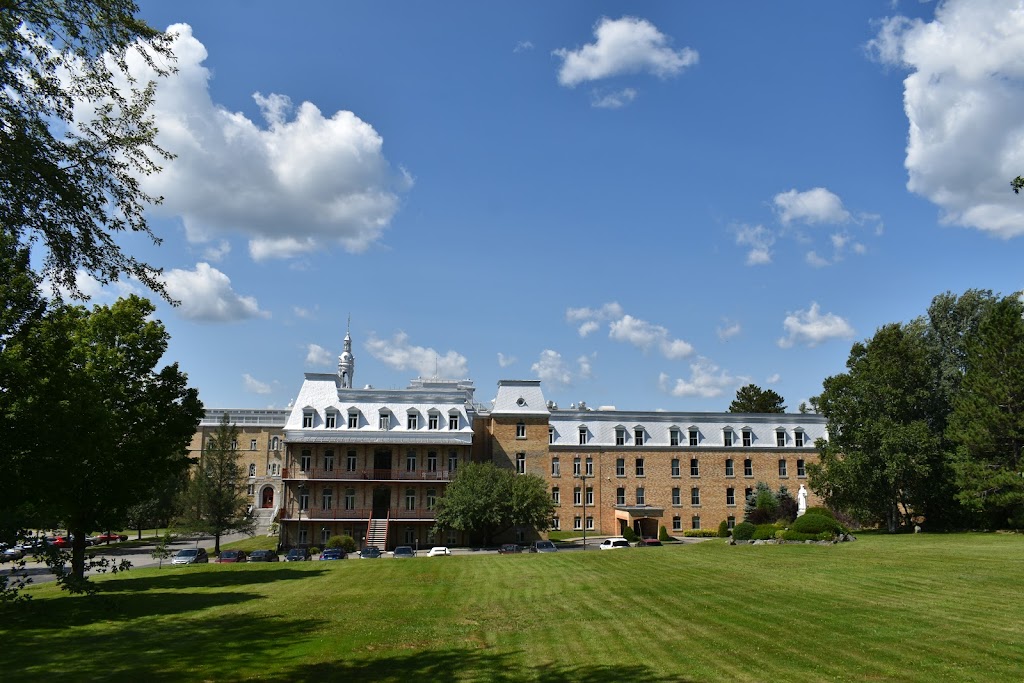Maison-mère des Soeurs de Notre-Dame-du-Perpétuel-Secours | 159 Rue Commerciale, Saint-Damien-de-Buckland, QC G0R 2Y0, Canada | Phone: (418) 789-2112