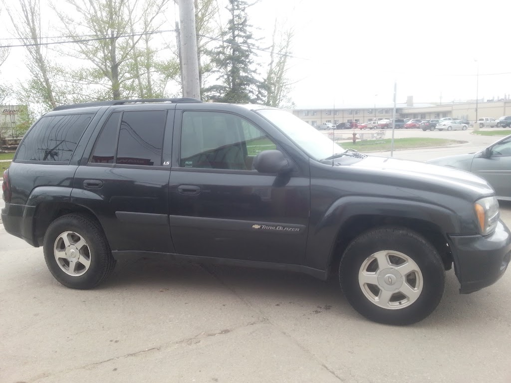 Shaws Auto Service And Parts Ltd | 595 Berry St, Winnipeg, MB R3H 0S2, Canada | Phone: (204) 783-2633