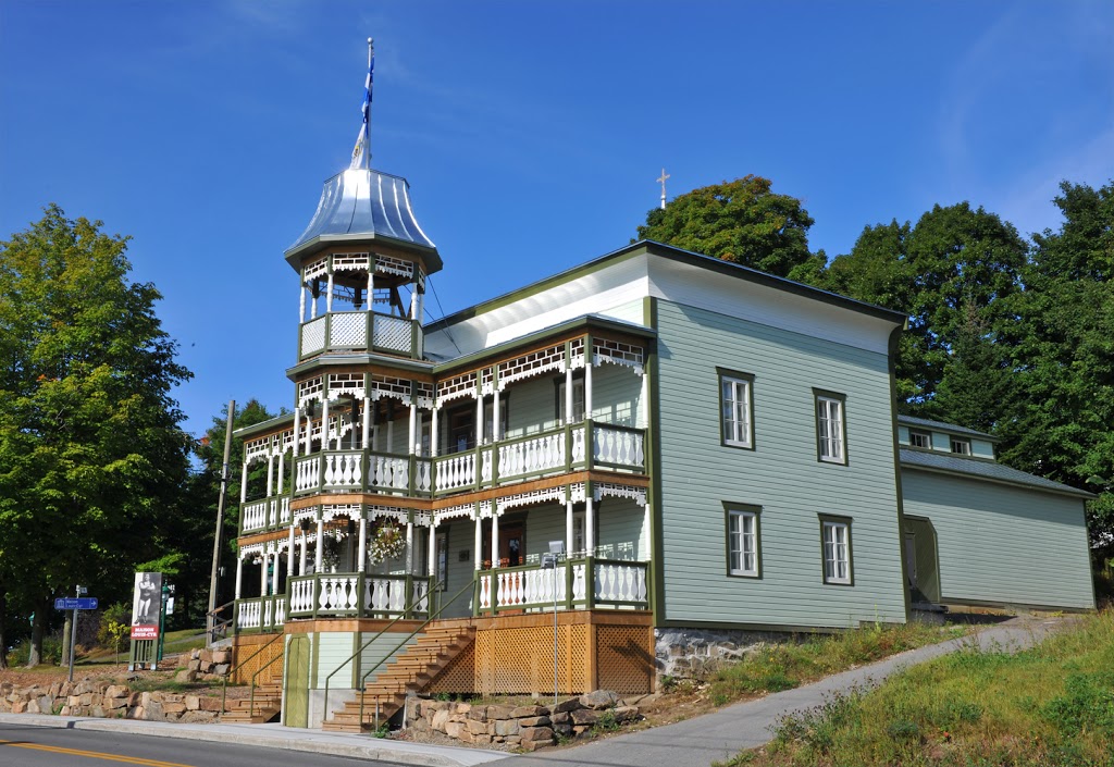 Maison Louis-Cyr | 215 Rue Sainte-Louise, Saint-Jean-de-Matha, QC J0K 2S0, Canada | Phone: (450) 886-1666