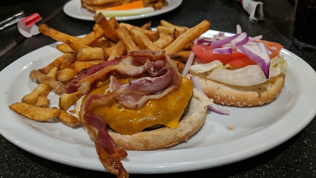 Richmond Gourmet Restaurant | 3518 McBean St, Richmond, ON K0A 2Z0, Canada | Phone: (613) 838-2888
