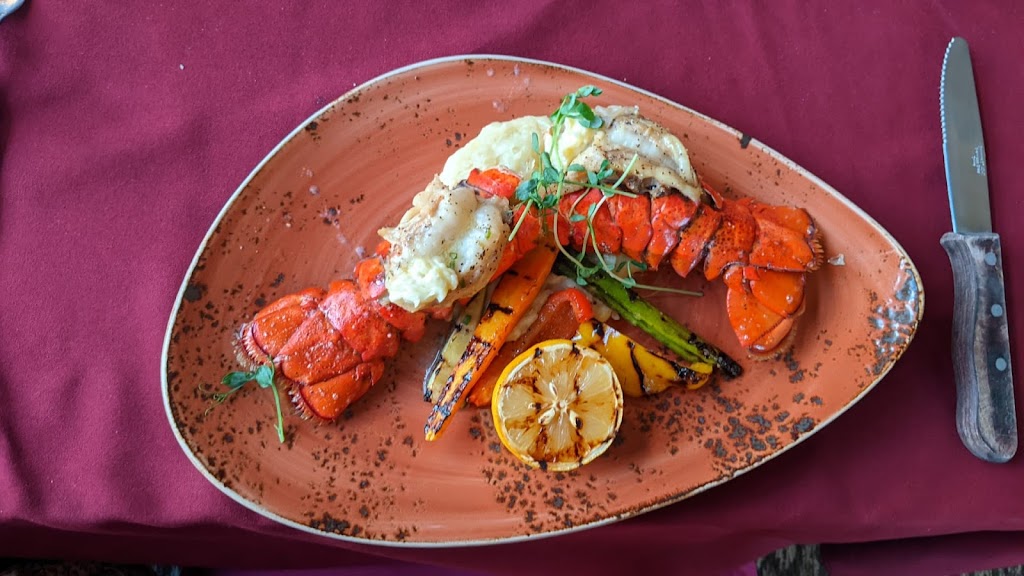 Windows Restaurant at Rocky Crest | 20 Barnwood Dr, MacTier, ON P0C 1H0, Canada | Phone: (800) 263-5763