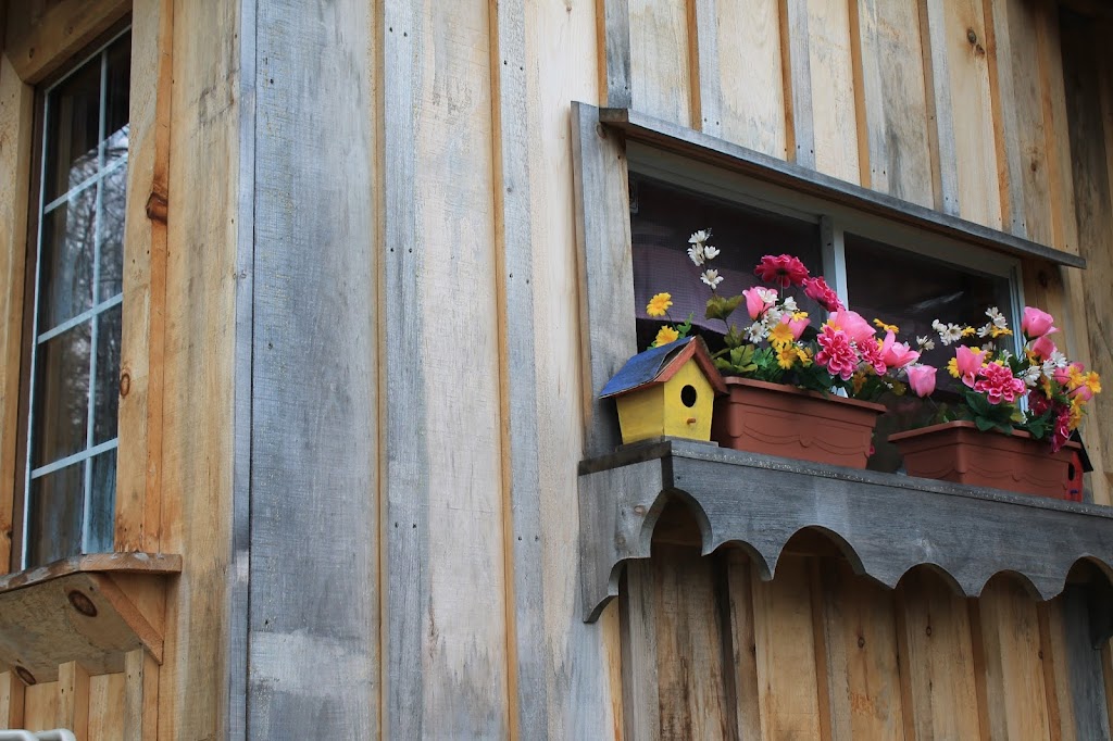 South Algonquin Historic Log Cabin | 2131A ON-523, South Algonquin, ON K0J 2C0, Canada | Phone: (613) 203-8104