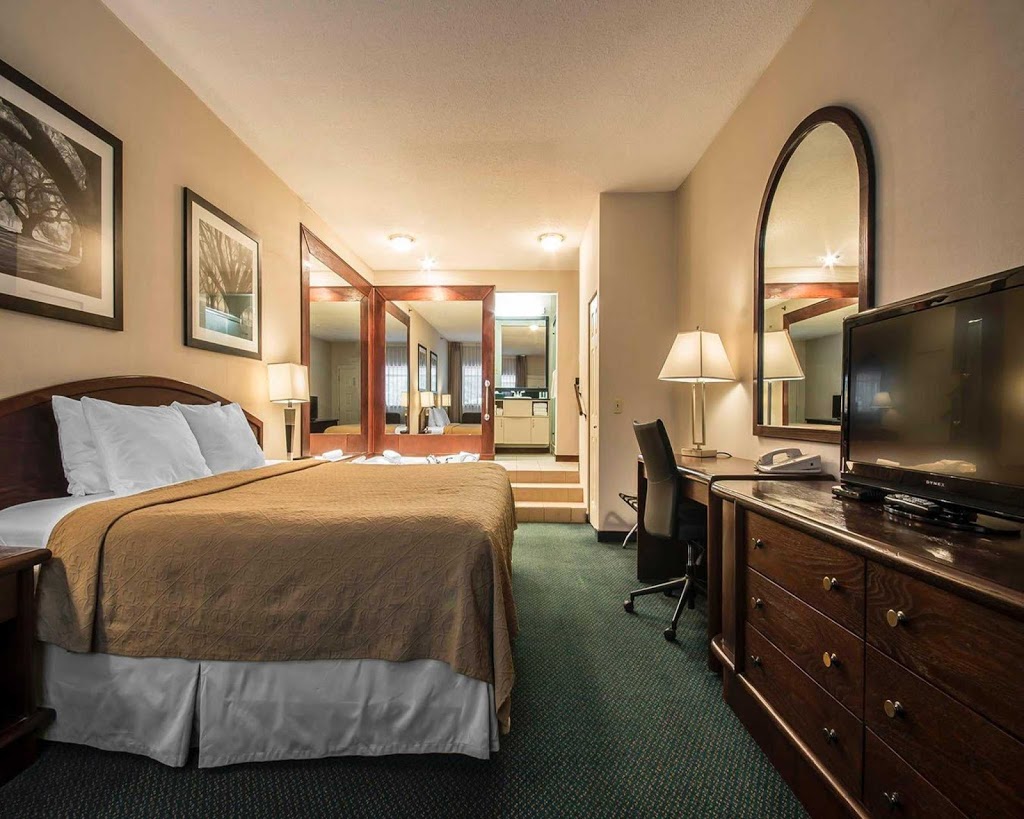 Econo Lodge | 21735 Lougheed Hwy, Maple Ridge, BC V2X 2S2, Canada | Phone: (604) 463-5111