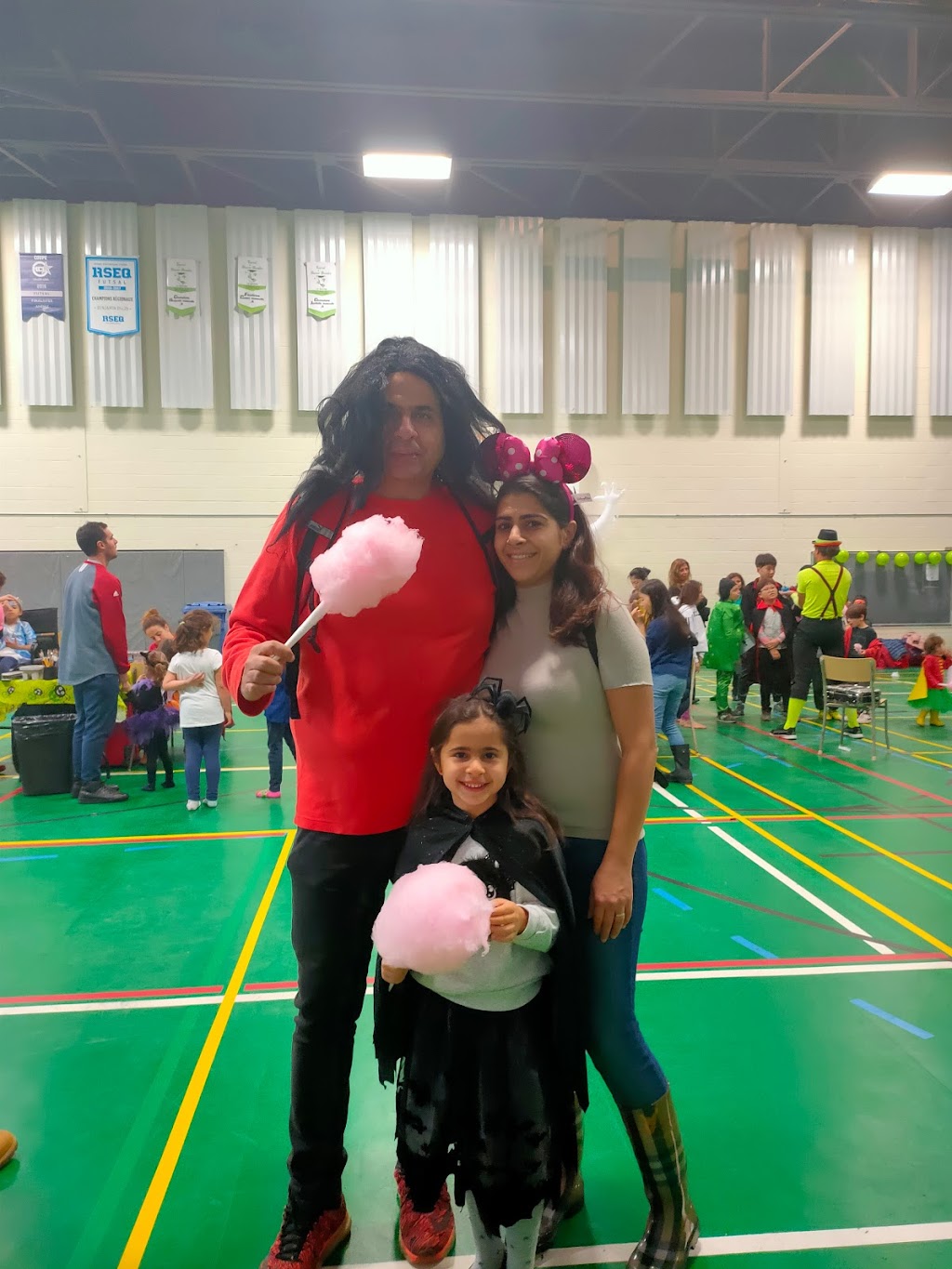 Pierre Laporte High School | 1101 Chem. Rockland, Mont-Royal, QC H3P 2X8, Canada | Phone: (514) 739-6311