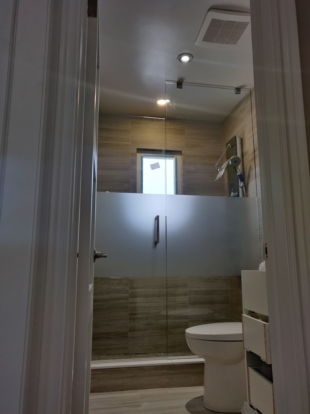 Winners Mirrors & Glass Co. 200 Silver Star Blvd unit 336338