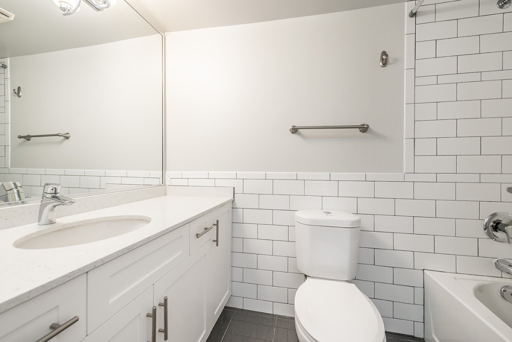 Valencia Apartments | 660 Niagara St, Victoria, BC V8V 1J2, Canada | Phone: (250) 940-3298