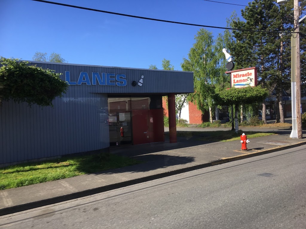 Miracle Lanes | 2375 Bevan Ave, Sidney, BC V8L 4M9, Canada | Phone: (250) 656-2431