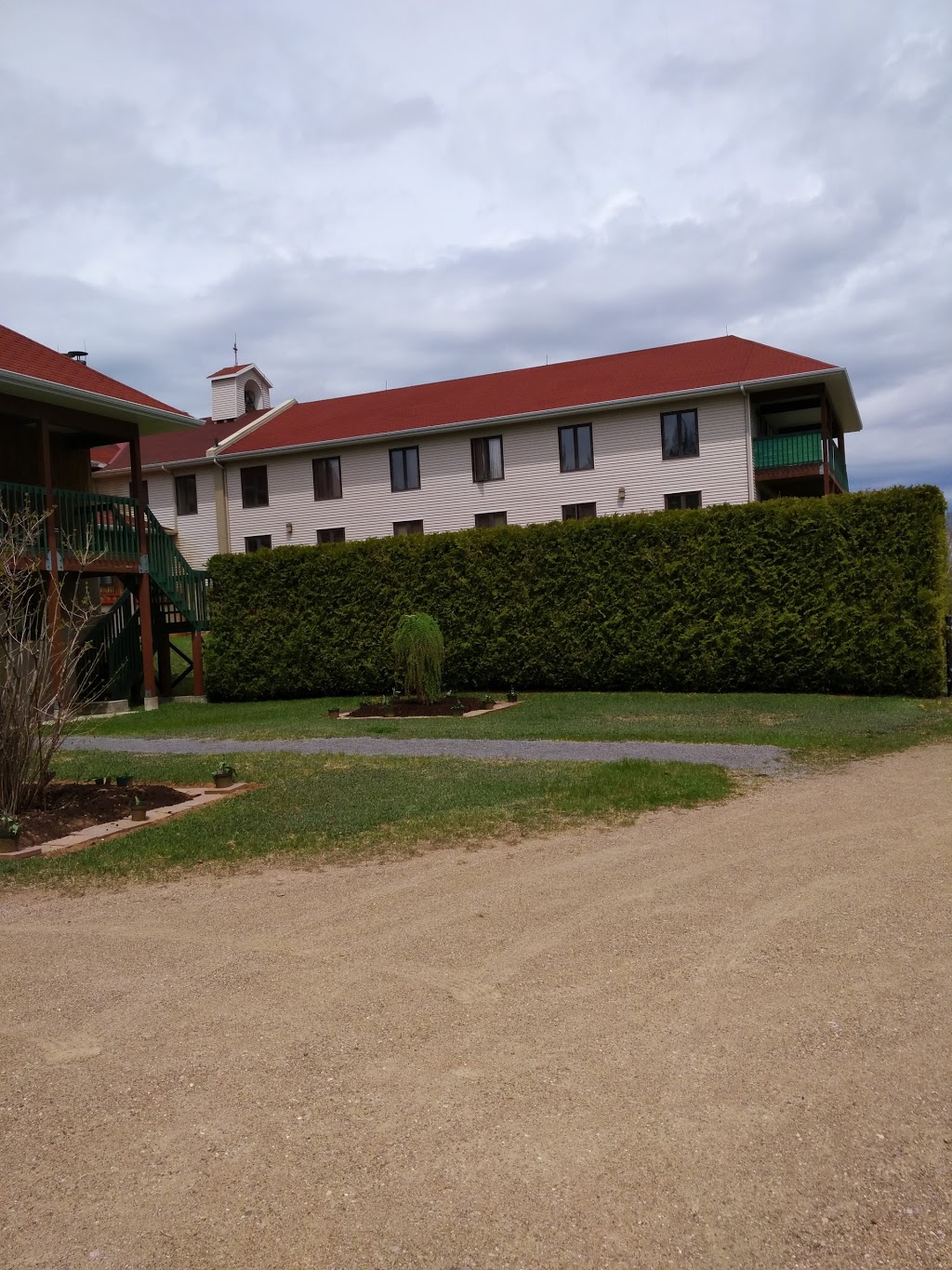 Monastère des Petits Frères de la Croix | 125 Rang Sainte Philomene, La Malbaie, QC G5A 2B5, Canada | Phone: (418) 439-4611