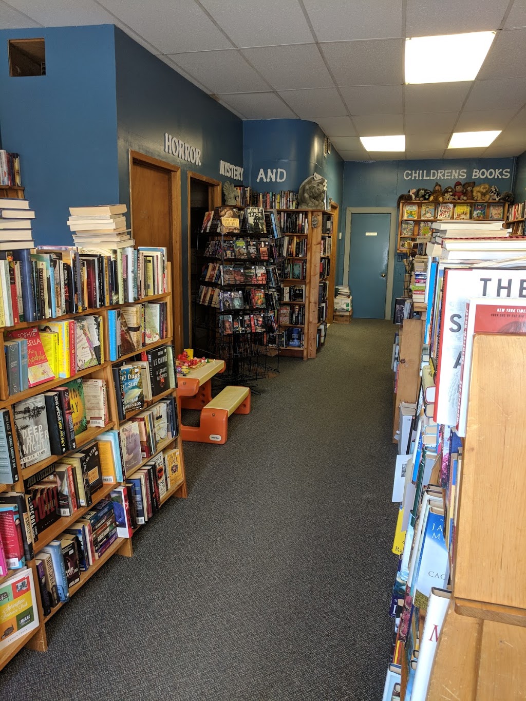 Gryphon Books | book store | 28 John St, Port Hope, ON L1A 2Z2, Canada | 9058855399 OR +1 905-885-5399