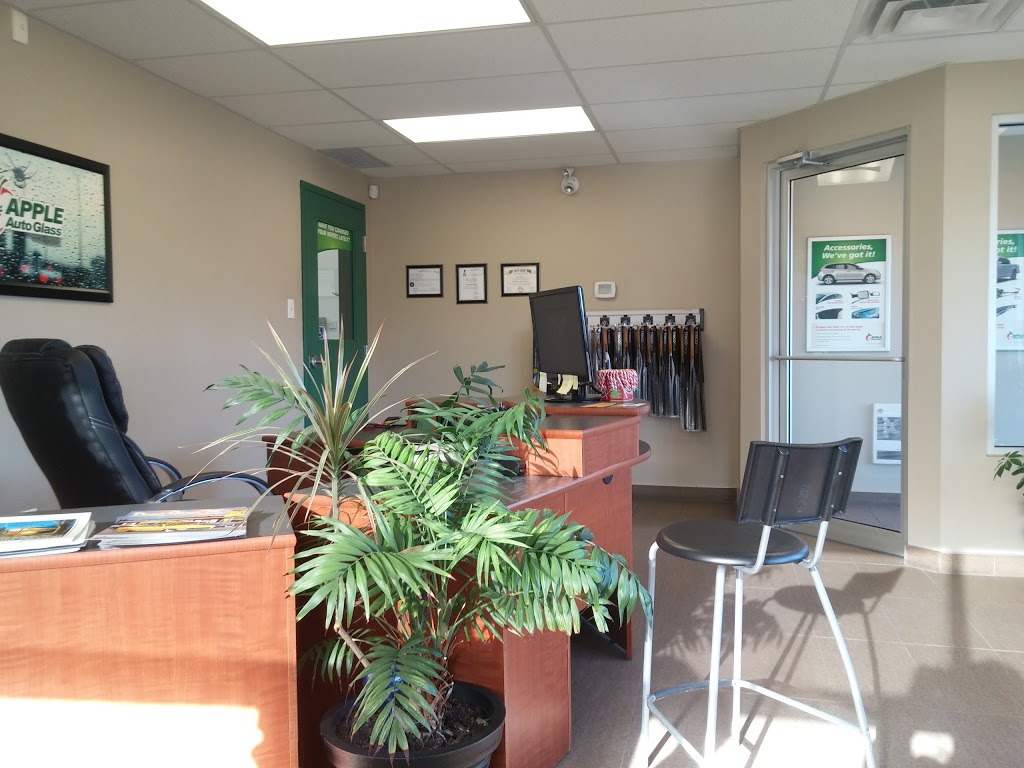 Apple Auto Glass | 2981 Carling Ave, Ottawa, ON K2B 7K1, Canada | Phone: (613) 596-9673