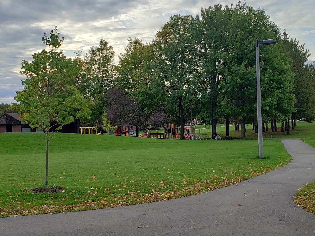 Owl Park | 215 Owl Dr, Ottawa, ON K1V, Canada | Phone: (613) 580-2595