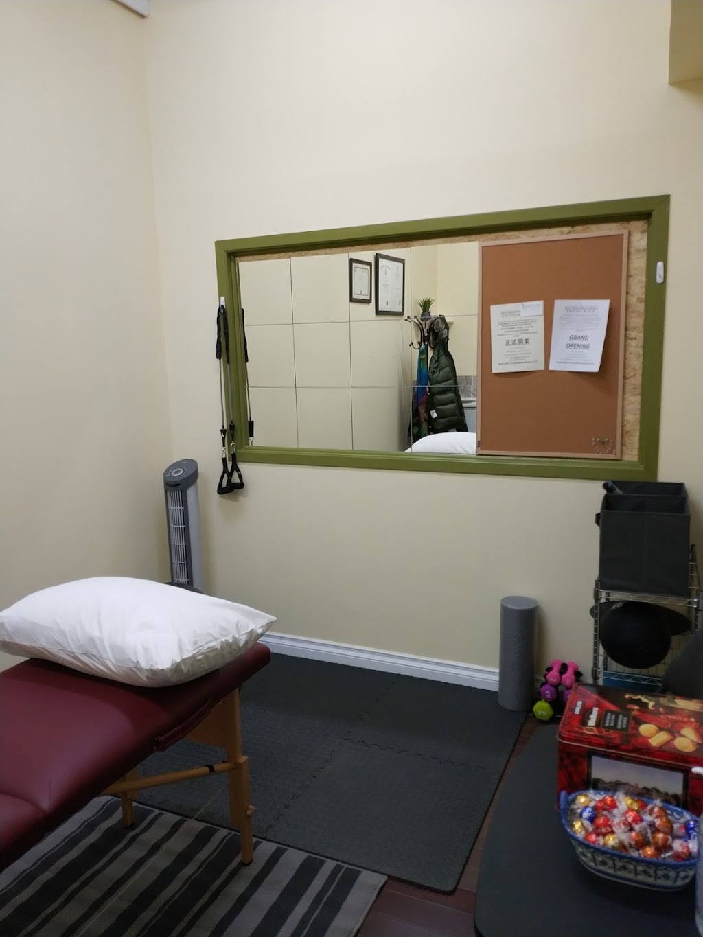Richmond Hill Physio and TCM | 9212 Yonge St, Richmond Hill, ON L4C 7A2, Canada | Phone: (416) 356-7800