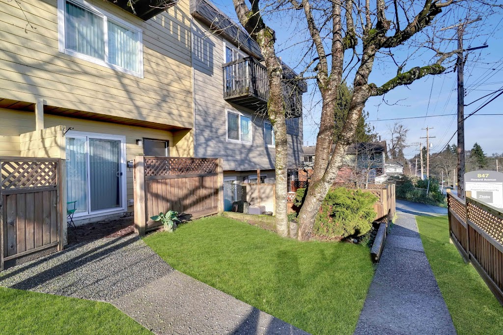 Valley View Terrace Townhomes | 847 Howard Ave, Nanaimo, BC V9R 3T3, Canada | Phone: (250) 508-7673