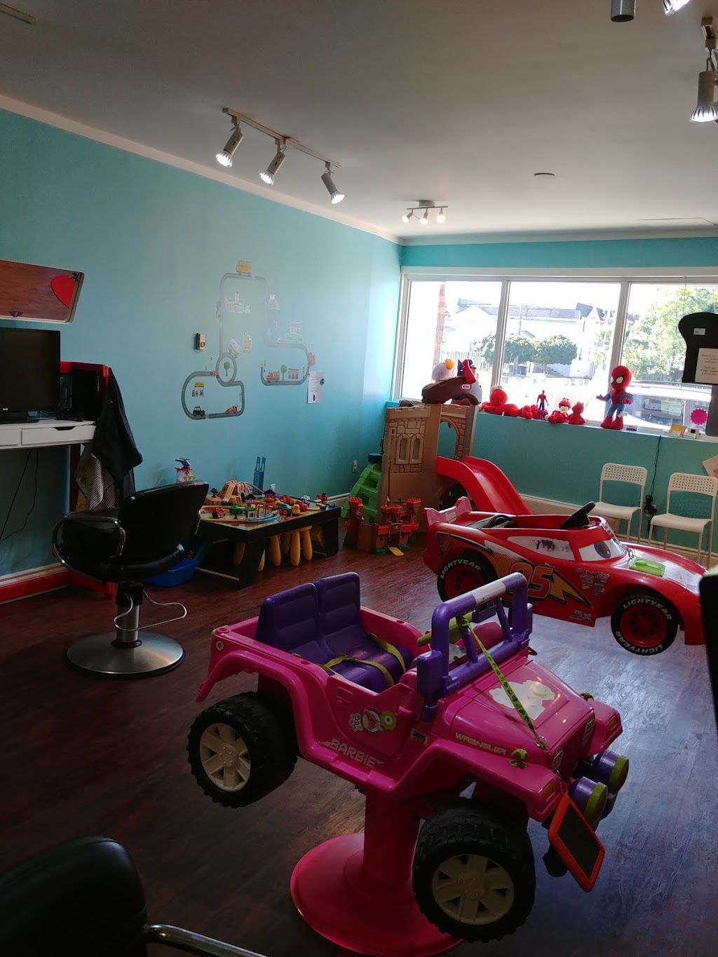 Whipper Snipperz Cuts for Kids | 1025 Unit 105, King St E, Cambridge, ON N3H 3P6, Canada | Phone: (519) 822-3200