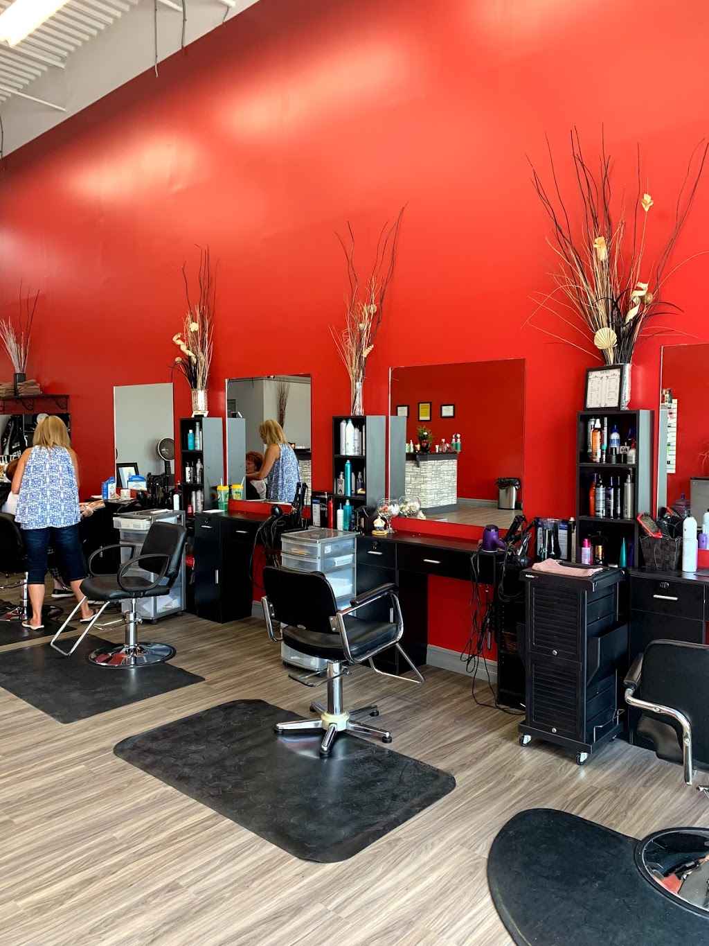Shades Tanning Spa | 16 Seacliff Dr E Unit 300, Leamington, ON N8H 2L2, Canada | Phone: (519) 997-4906