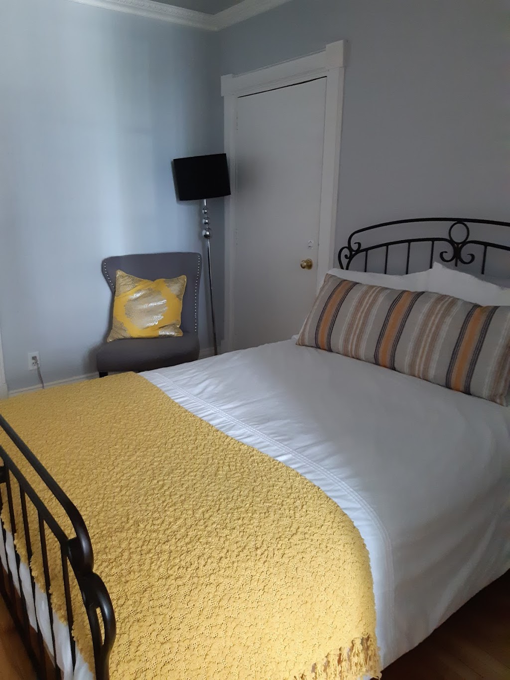 Le Gite du Huard | 42 Rue Saint Louis, Trois-Rivières, QC G9A 1T5, Canada | Phone: (819) 375-8771