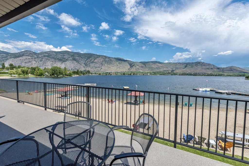 Safari Beach Resort | 5815 Oleander Dr, Osoyoos, BC V0H 1V1, Canada | Phone: (250) 495-7217