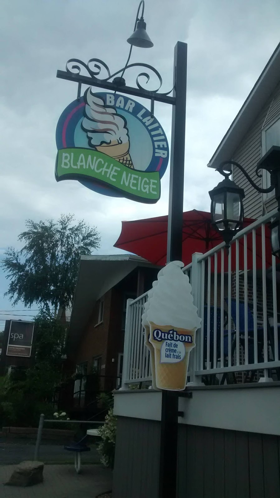 Blanche-Neige | 996 Rue Principale O, Saint-Paul-dAbbotsford, QC J0E 1A0, Canada | Phone: (450) 817-0514