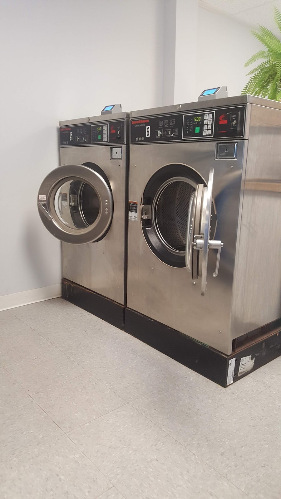 Laundry Central | 31 Bridge St, Almonte, ON K0A 1A0, Canada | Phone: (613) 434-2840