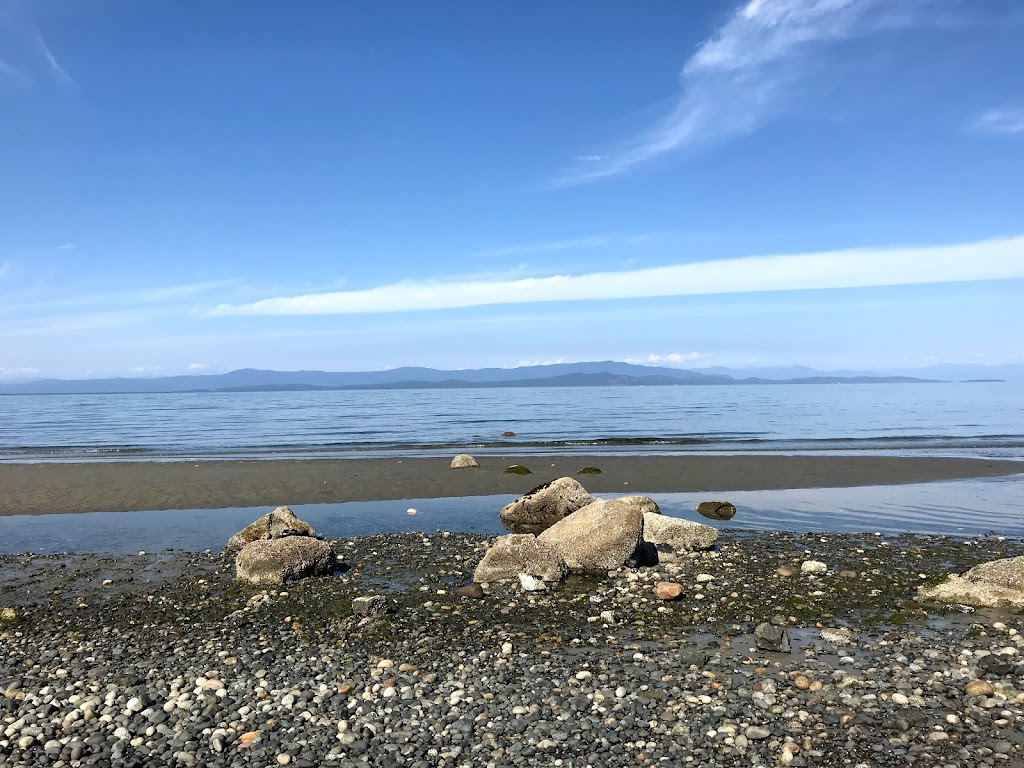 Casa Grande Inn | 3080 Island Hwy W, Qualicum Beach, BC V9K 2C5, Canada | Phone: (250) 752-4400