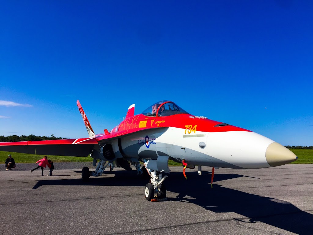 Kingston Flying Club | 1040 Len Birchall Way, Kingston, ON K7M 9A1, Canada | Phone: (613) 389-0954