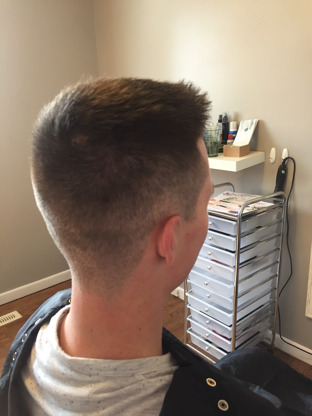Hair Den | 9 Scotchpine Crescent, London, ON N6G 2E1, Canada | Phone: (519) 495-9476
